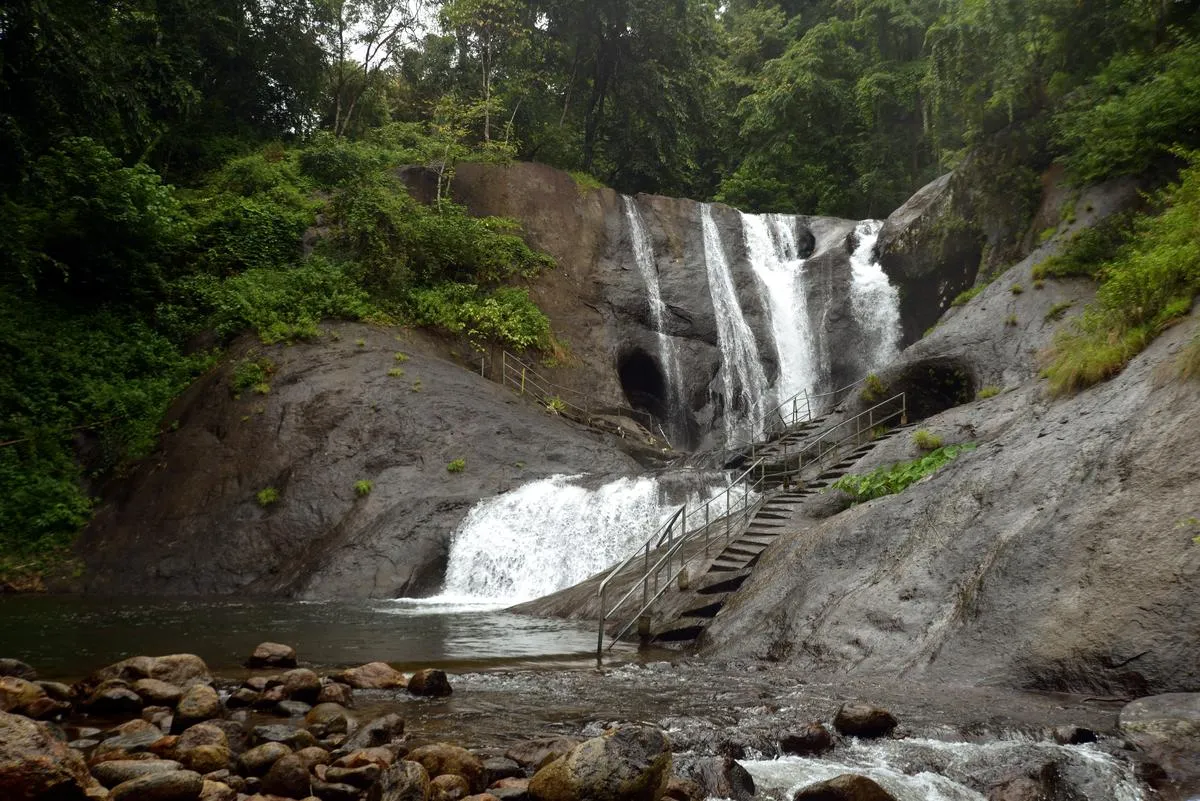 Kumbavurutti Falls
