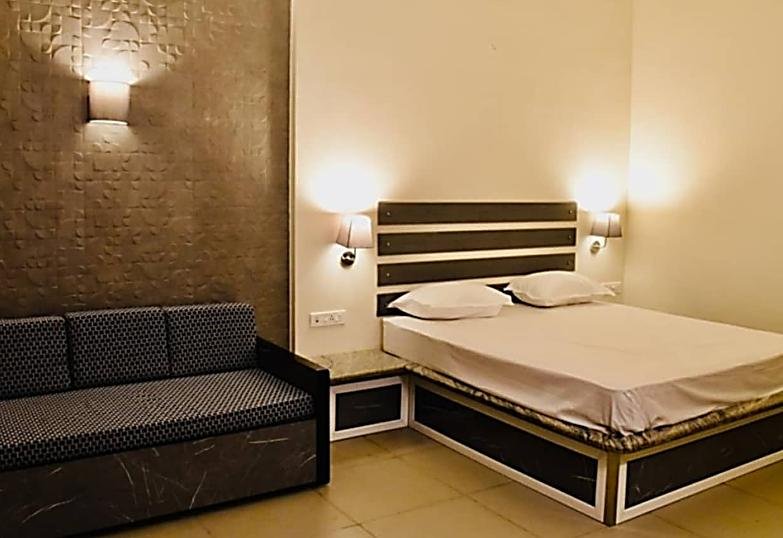 Best Resorts in Courtallam